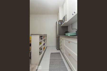Apartamento à venda com 33m², 1 quarto e sem vaga Apartamento à venda com 33m², 1 quarto e sem vagaCozinha - Armários