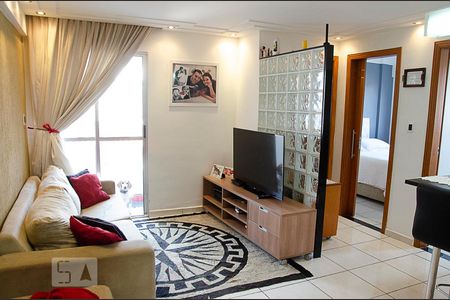 Sala de apartamento para alugar com 2 quartos, 50m² em Vila Mazzei, São Paulo