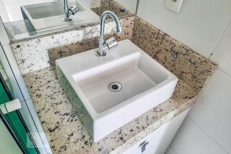 Apartamento à venda com 57m², 2 quartos e 1 vaga Apartamento à venda com 57m², 2 quartos e 1 vagaBanheiro da Suíte