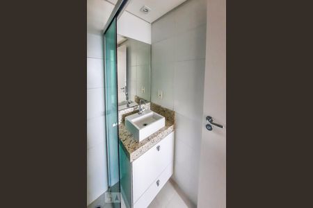 Apartamento à venda com 57m², 2 quartos e 1 vaga Apartamento à venda com 57m², 2 quartos e 1 vagaBanheiro da Suíte