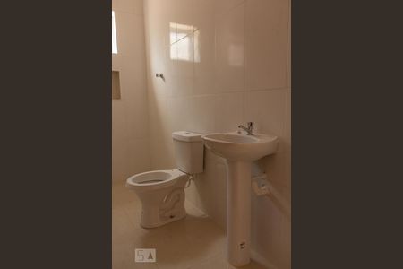Casa de condomínio para alugar com 60m², 2 quartos e sem vagaBanheiro