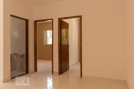 Sala de casa de condomínio para alugar com 2 quartos, 60m² em Jardim Nadir, São Paulo