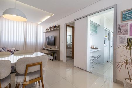Sala de apartamento para alugar com 2 quartos, 66m² em Santa Terezinha, Belo Horizonte