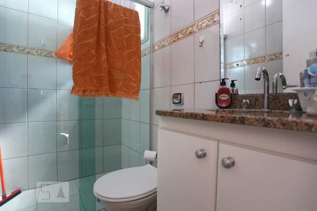 Casa de condomínio à venda com 90m², 3 quartos e 2 vagasBanheiro da Suíte