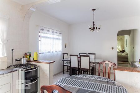 Casa para alugar com 390m², 3 quartos e 4 vagas Casa para alugar com 390m², 3 quartos e 4 vagasCozinha