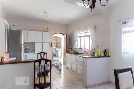 Casa para alugar com 390m², 3 quartos e 4 vagas Casa para alugar com 390m², 3 quartos e 4 vagasCozinha