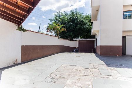 Casa para alugar com 390m², 3 quartos e 4 vagas Casa para alugar com 390m², 3 quartos e 4 vagasGaragem e Quintal