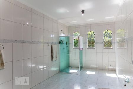 Casa para alugar com 390m², 3 quartos e 4 vagas Casa para alugar com 390m², 3 quartos e 4 vagasBanheiro da Suíte