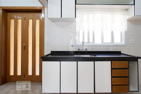 Casa à venda com 100m², 2 quartos e 2 vagasCozinha