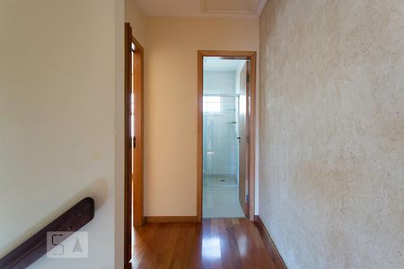 Casa à venda com 100m², 2 quartos e 2 vagasCorredor