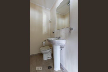 Apartamento para alugar com 74m², 2 quartos e 1 vagaLavabo