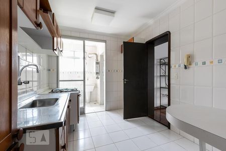 Apartamento para alugar com 74m², 2 quartos e 1 vagaCozinha