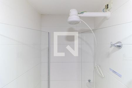 Banheiro de kitnet/studio para alugar com 1 quarto, 26m² em Centro, São Paulo