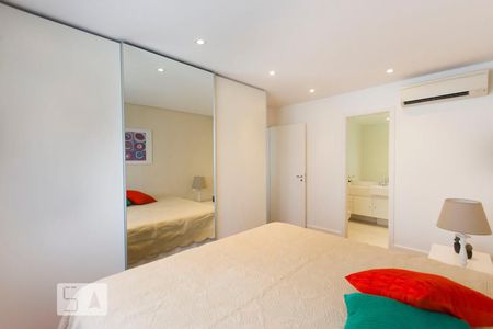 Apartamento para alugar com 78m², 1 quarto e 2 vagas Apartamento para alugar com 78m², 1 quarto e 2 vagasSuite