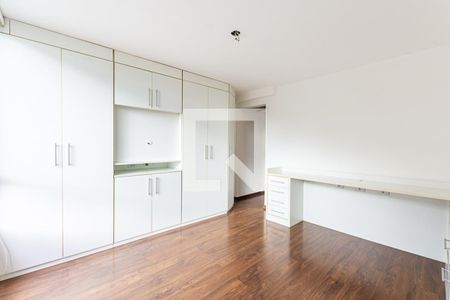 Apartamento à venda com 120m², 3 quartos e 1 vagaSuite 