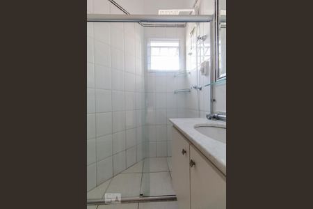 Casa de condomínio para alugar com 85m², 2 quartos e 2 vagasBanheiro do quarto 2