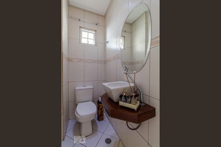 Lavabo de casa de condomínio para alugar com 2 quartos, 85m² em Vila Ema, São Paulo