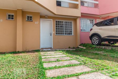 Casa de condomínio para alugar com 85m², 2 quartos e 2 vagasEntrada e garagem