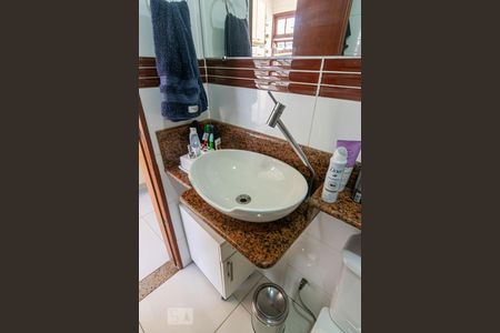 Casa à venda com 310m², 3 quartos e 2 vagas Casa à venda com 310m², 3 quartos e 2 vagasBanheiro de Serviço