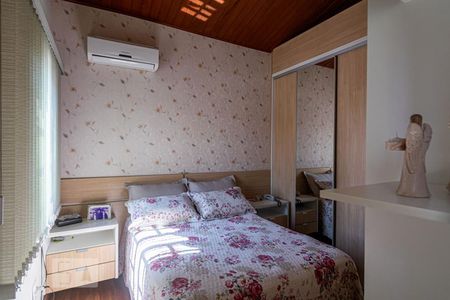 Casa à venda com 310m², 3 quartos e 2 vagas Casa à venda com 310m², 3 quartos e 2 vagasSuíte