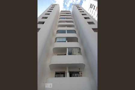 Apartamento para alugar com 65m², 2 quartos e 1 vagaFachada