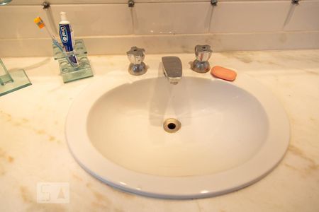 Apartamento para alugar com 65m², 2 quartos e 1 vagaBanheiro