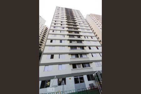 Apartamento para alugar com 76m², 3 quartos e 1 vaga Apartamento para alugar com 76m², 3 quartos e 1 vagaFachada