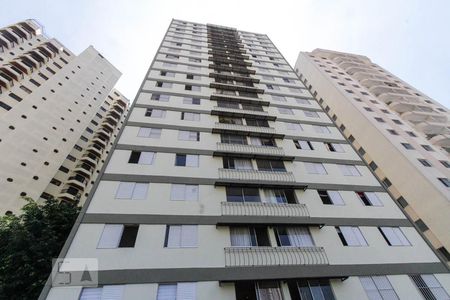 Apartamento para alugar com 76m², 3 quartos e 1 vaga Apartamento para alugar com 76m², 3 quartos e 1 vagaFachada