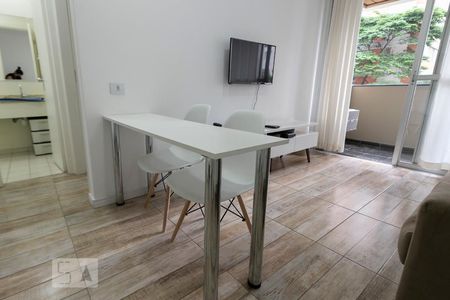 Sala de apartamento para alugar com 1 quarto, 52m² em Moema, São Paulo