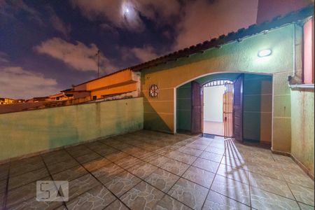 Casa à venda com 250m², 3 quartos e 2 vagas Casa à venda com 250m², 3 quartos e 2 vagasVaranda do Quarto 3