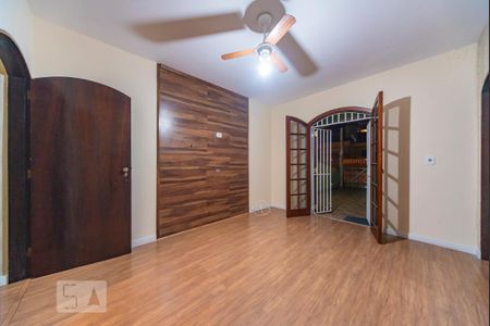 Casa à venda com 250m², 3 quartos e 2 vagas Casa à venda com 250m², 3 quartos e 2 vagasQuarto 3