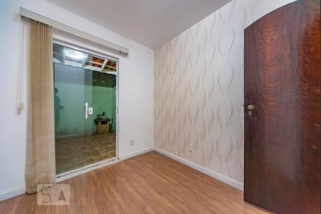 Casa à venda com 250m², 3 quartos e 2 vagas Casa à venda com 250m², 3 quartos e 2 vagasQuarto 1