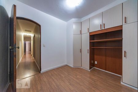 Casa à venda com 250m², 3 quartos e 2 vagas Casa à venda com 250m², 3 quartos e 2 vagasQuarto 1