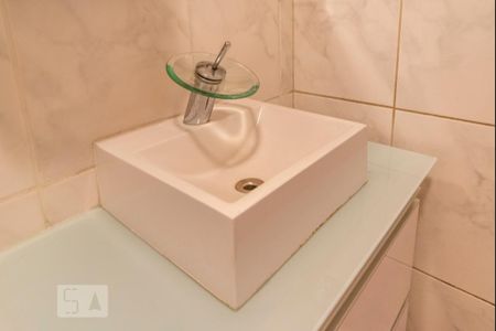 Pia  de casa à venda com 3 quartos, 250m² em Jardim Las Vegas, Santo André