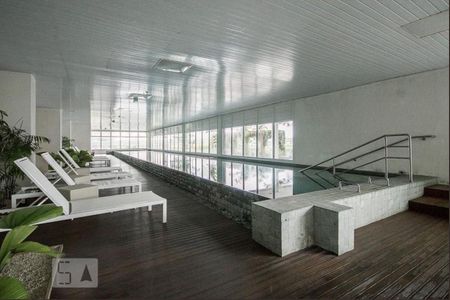 Apartamento à venda com 45m², 1 quarto e 1 vagaPiscina