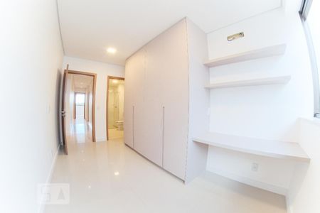 Apartamento para alugar com 165m², 4 quartos e 3 vagas Apartamento para alugar com 165m², 4 quartos e 3 vagasQuarto 04