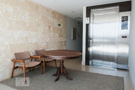 Apartamento para alugar com 165m², 4 quartos e 3 vagas Apartamento para alugar com 165m², 4 quartos e 3 vagasLobby Elevadores do Bloco