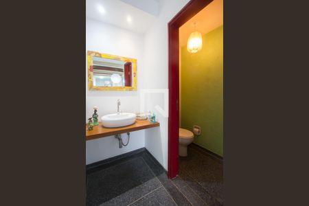 Casa à venda com 145m², 2 quartos e 2 vagasLavabo