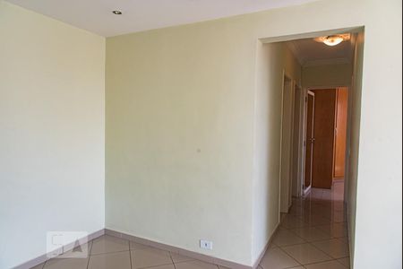 Sala de apartamento para alugar com 3 quartos, 70m² em Vila Firmiano Pinto, São Paulo