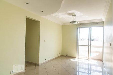 Sala de apartamento para alugar com 3 quartos, 70m² em Vila Firmiano Pinto, São Paulo