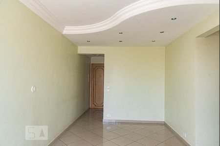 Sala de apartamento para alugar com 3 quartos, 70m² em Vila Firmiano Pinto, São Paulo