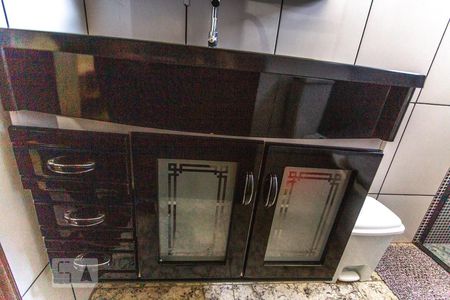 Casa à venda com 250m², 9 quartos e 1 vaga Casa à venda com 250m², 9 quartos e 1 vagaArmário