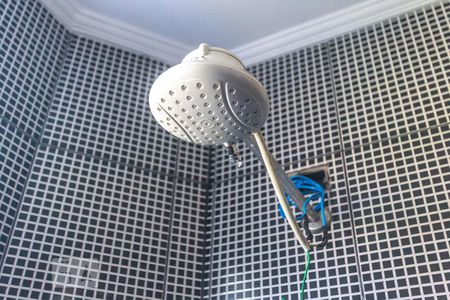 Casa à venda com 250m², 9 quartos e 1 vaga Casa à venda com 250m², 9 quartos e 1 vagaChuveiro