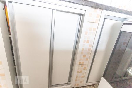 Casa à venda com 250m², 9 quartos e 1 vaga Casa à venda com 250m², 9 quartos e 1 vagaArmário