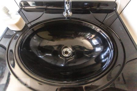 Casa à venda com 250m², 9 quartos e 1 vaga Casa à venda com 250m², 9 quartos e 1 vagaPia