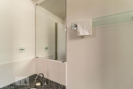 Banheiro - Espelho de kitnet/studio para alugar com 1 quarto, 24m² em Consolação, São Paulo