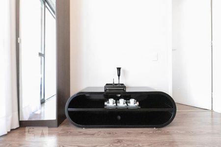 Sala de kitnet/studio para alugar com 1 quarto, 32m² em Indianópolis, São Paulo