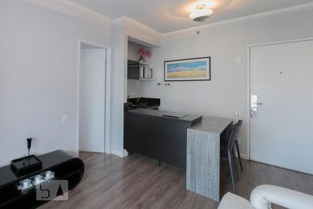 Sala de kitnet/studio para alugar com 1 quarto, 32m² em Indianópolis, São Paulo