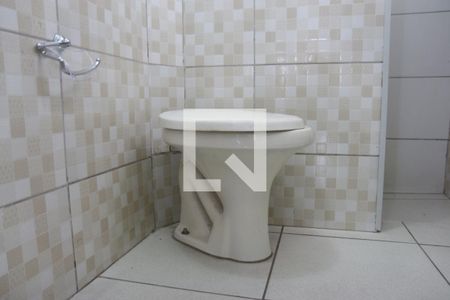 Banheiro de casa à venda com 1 quarto, 100m² em Vila Antonieta, São Paulo