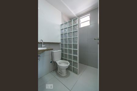 Casa de condomínio para alugar com 115m², 3 quartos e sem vagaBanheiro canadense